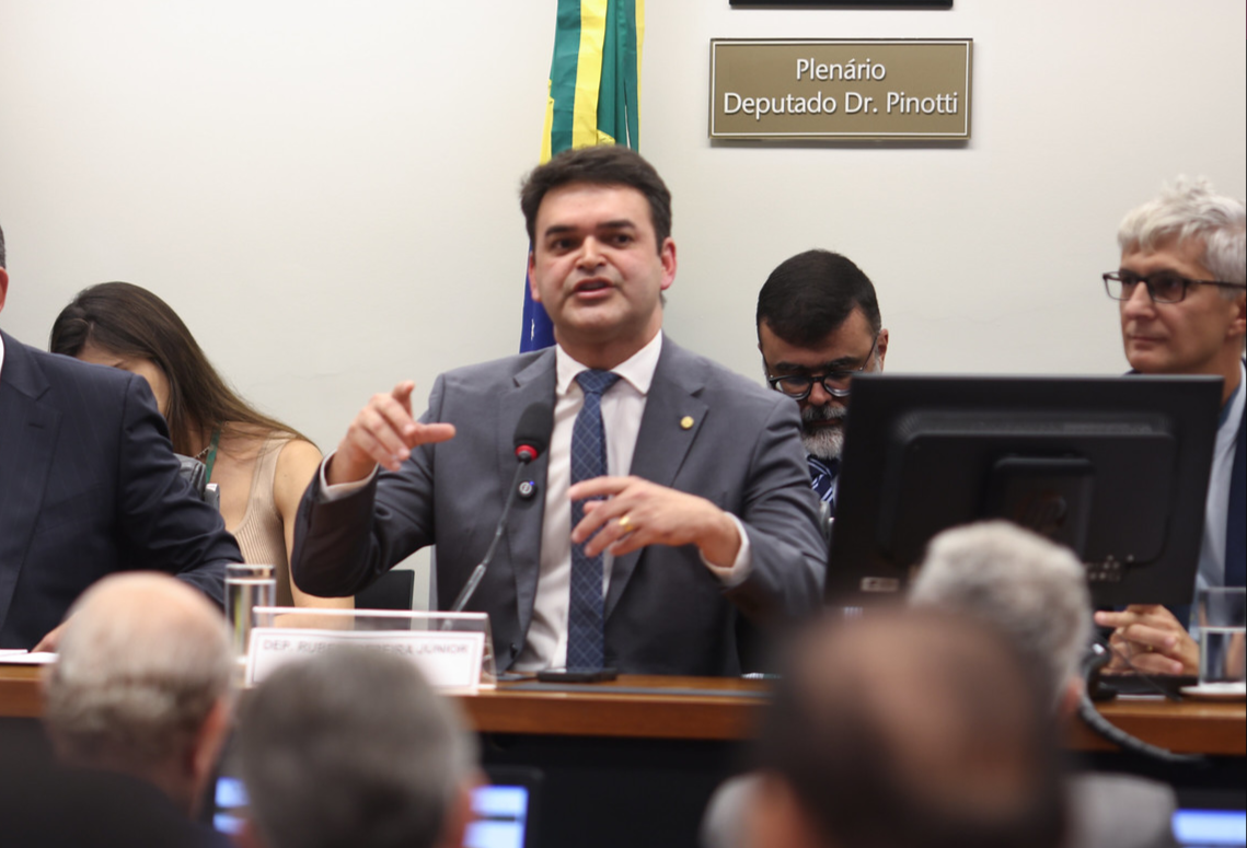 Rubens no plenário da Câmara dos Deputados